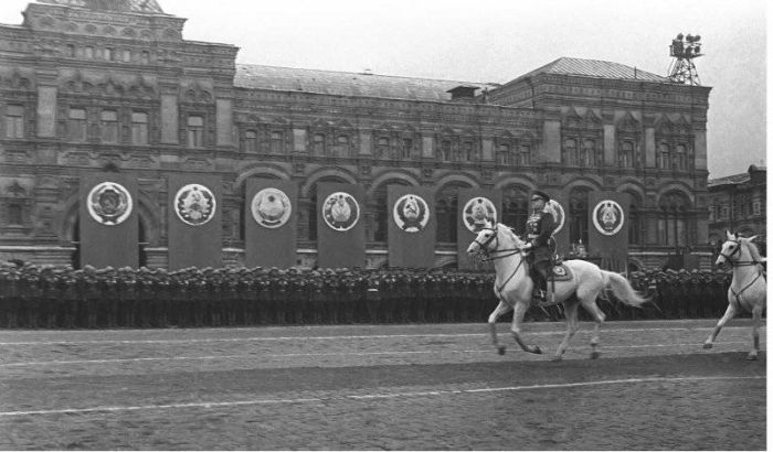 24 июня 1945  в Москве состоялся первый Парад Победы